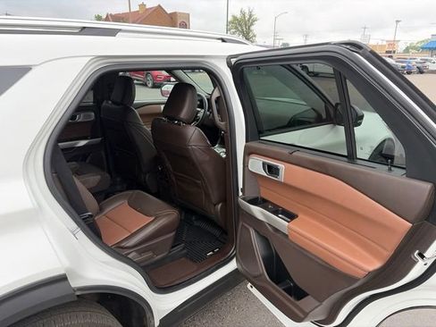 Used 2022 Ford Explorer King Ranch w/ Premium Technology Package AWD/4WD image 23