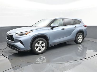 Used 2022 Toyota Highlander LE