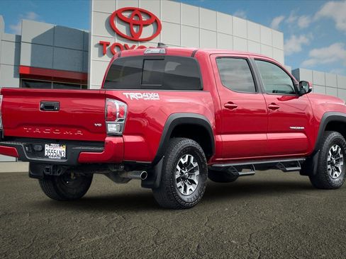 Used 2022 Toyota Tacoma TRD Off-Road image 3
