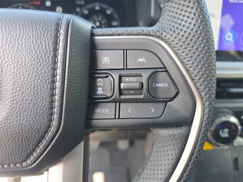 Used 2025 Toyota Tacoma Trailhunter image 30