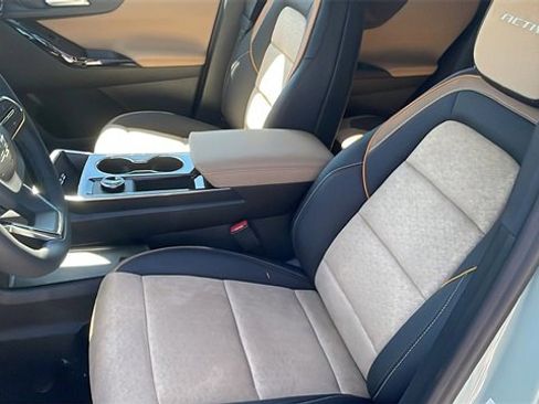 New 2026 Chevrolet Equinox ACTIV w/ Convenience Package III image 11