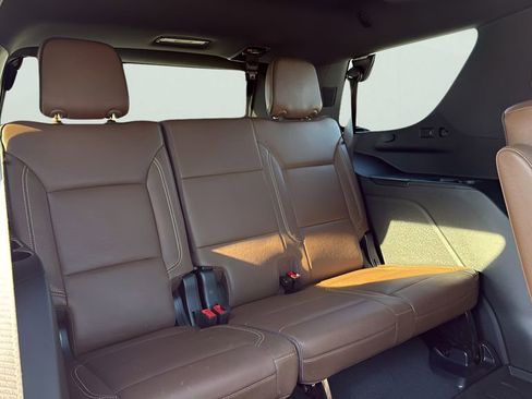 Used 2025 Chevrolet Tahoe High Country image 15