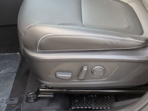 New 2025 Hyundai Tucson Limited image 18