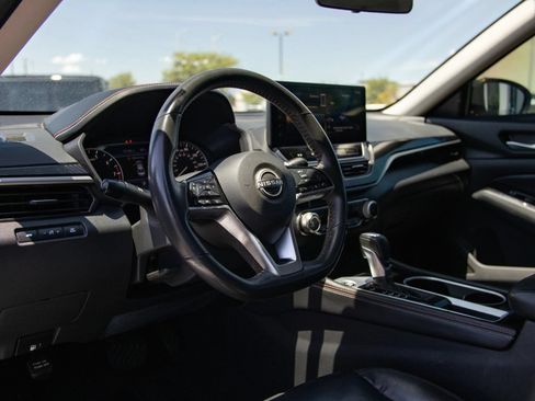 Used 2024 Nissan Altima 2.5 SR w/ SR Premium Package FWD image 19