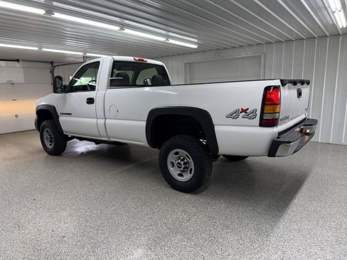 Used 2005 GMC Sierra 2500 W/T AWD/4WD image 4