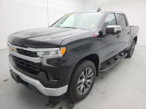 Used 2024 Chevrolet Silverado 1500 LT w/ True North Edition Plus AWD/4WD image 6