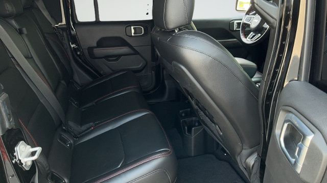 Used 2021 Jeep Gladiator Rubicon AWD/4WD image 22