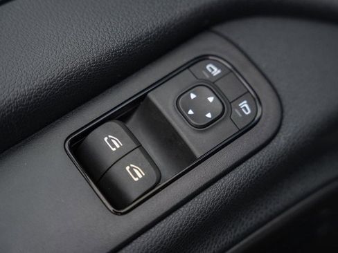 Used 2024 Mercedes-Benz Sprinter 2500 image 33