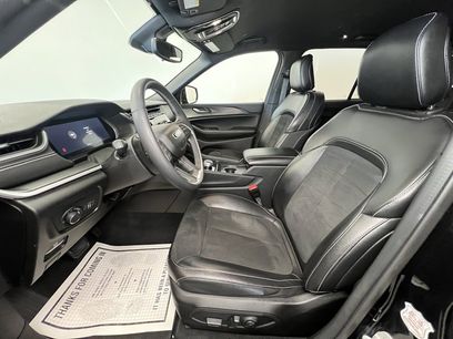 Used 2024 Jeep Grand Cherokee Altitude