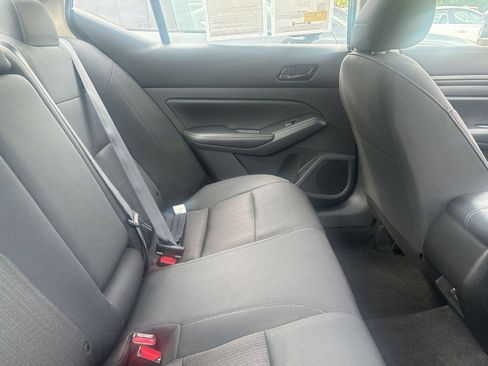 Used 2025 Nissan Altima 2.5 SV FWD image 10