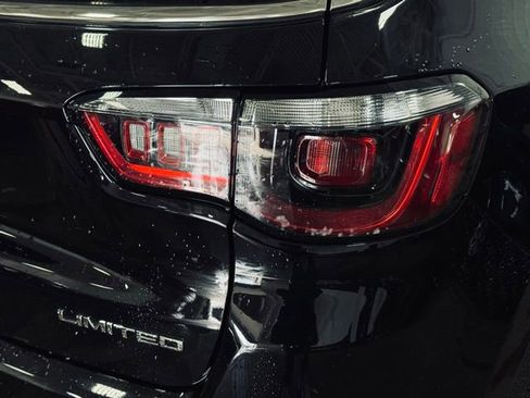 Used 2022 Jeep Compass Limited image 7