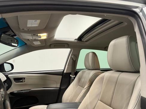 Used 2018 Toyota Avalon Limited image 33