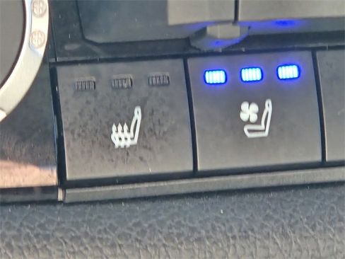 Used 2024 Toyota Tundra Limited image 27