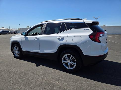 Used 2023 GMC Terrain SLE w/ Driver Convenience Package FWD image 4