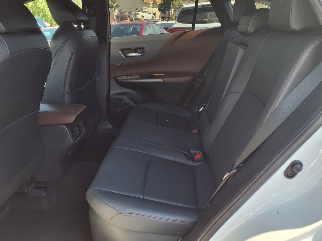 Certified 2023 Toyota Venza XLE AWD/4WD image 22