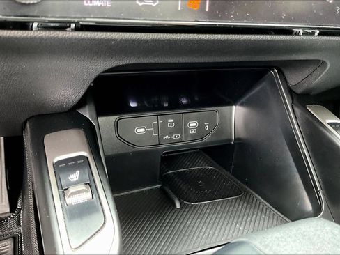Used 2025 Kia Sorento EX w/ Panoramic Sunroof Package FWD image 18