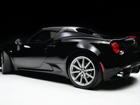 Used 2016 Alfa Romeo 4C Spider RWD image 30