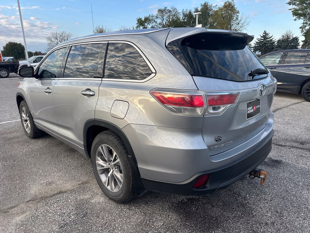 Used 2015 Toyota Highlander XLE AWD/4WD image 3