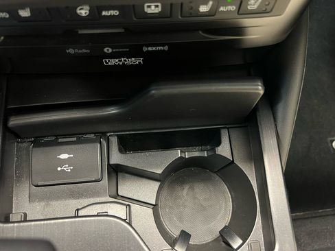 Used 2022 Lexus ES 350 Ultra Luxury image 26