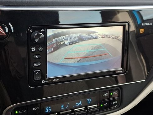 Used 2018 Toyota Corolla iM w/ Carpet Mat Package (TMS) image 17