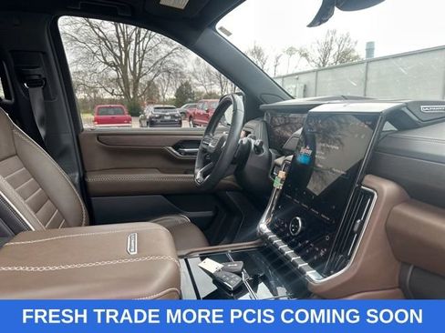Used 2025 GMC Yukon Denali Ultimate image 10