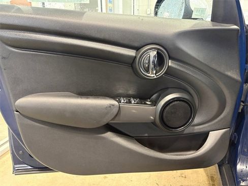 Used 2017 MINI Cooper 4-Door Hardtop image 15