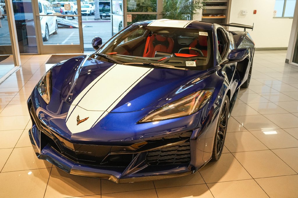 New 2027 Chevrolet Corvette Grand Sport w/ Z52 Sport Performance Package RWD image 3