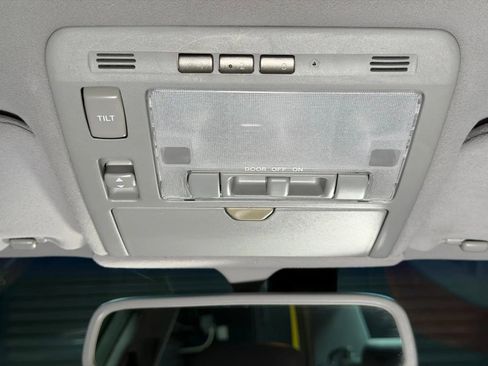 Used 2004 Lexus LS 430 RWD image 29