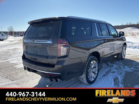 Used 2021 Chevrolet Suburban Premier w/ Premium Package image 5