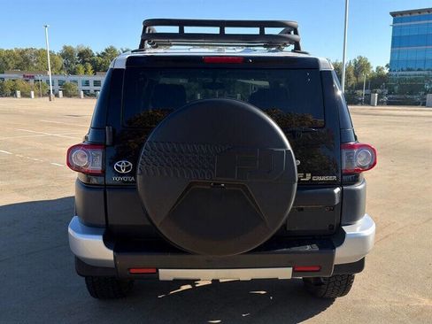 Used 2014 Toyota FJ Cruiser 4WD w/ Convenience Package image 4