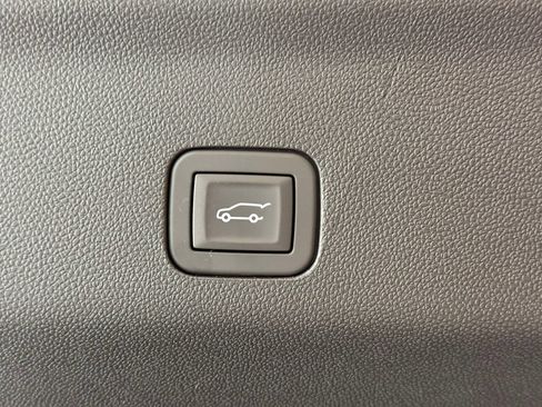 Used 2026 Cadillac Escalade Platinum Sport w/ LPO, ONYX Package AWD/4WD image 18