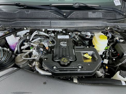New 2026 RAM 3500 Big Horn AWD/4WD image 17