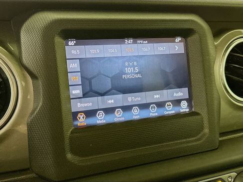 Used 2019 Jeep Wrangler Unlimited Sahara w/ LED Lighting Group image 17