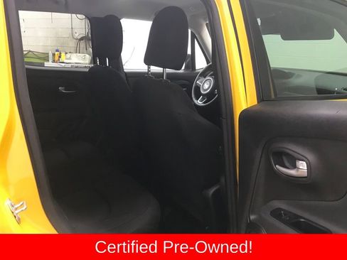 Certified 2023 Jeep Renegade Latitude image 31