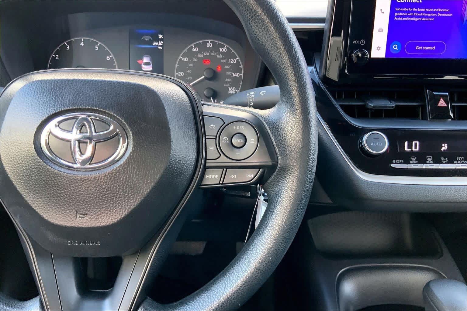 Used 2025 Toyota Corolla LE FWD image 24