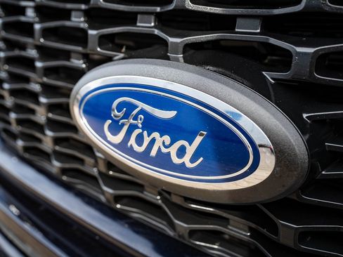 Used 2023 Ford F150 XL image 3