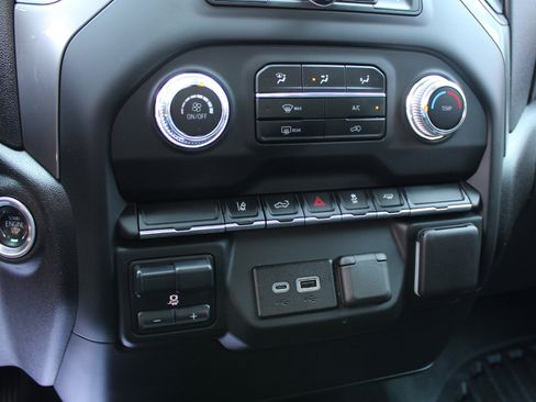 Used 2024 GMC Sierra 2500 Pro w/ Convenience Package image 28