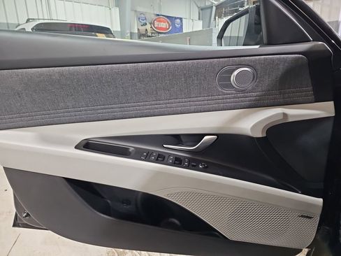 New 2026 Hyundai Elantra Limited image 25