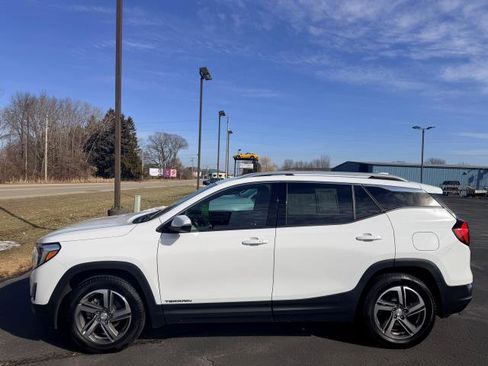 Used 2020 GMC Terrain SLT w/ Preferred Package image 2