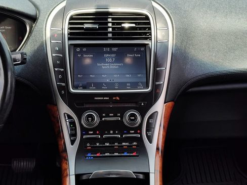 Used 2019 Lincoln Nautilus Reserve FWD image 29