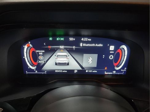 Used 2024 Nissan Pathfinder Platinum image 16