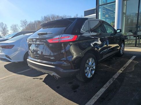 Used 2019 Ford Edge Titanium w/ Equipment Group 301A image 3