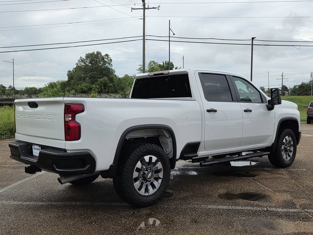 Used 2024 Chevrolet Silverado 2500 Custom w/ Custom Value Package AWD/4WD image 4
