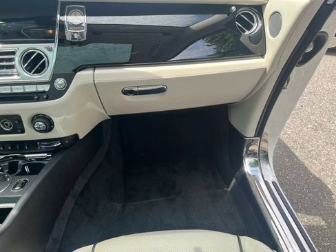 Used 2014 Rolls-Royce Wraith RWD image 25