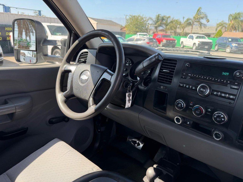 Used 2009 Chevrolet Silverado 1500 W/T AWD/4WD image 23