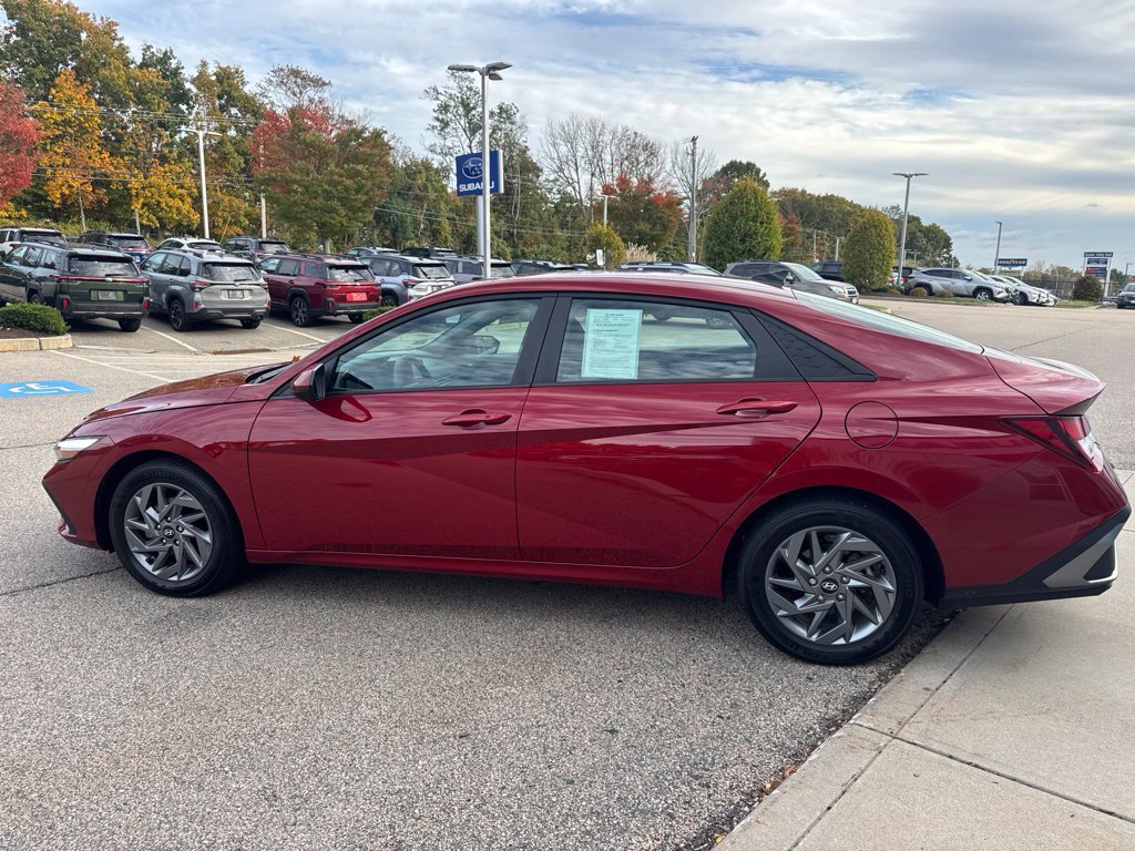 Used 2024 Hyundai Elantra SEL FWD image 8