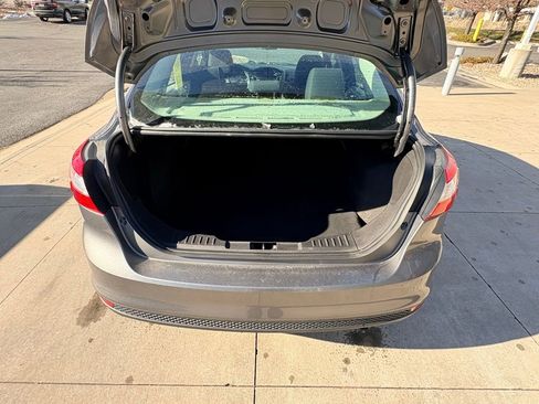 Used 2014 Ford Focus SE w/ SE Winter Package image 9