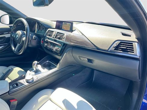 Used 2020 BMW M4 Convertible w/ Competition Package image 29