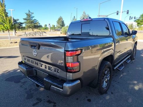 Used 2025 Nissan Frontier SV w/ SV Convenience Package AWD/4WD image 3