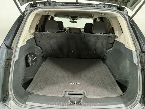 Used 2021 Nissan Rogue SV image 10